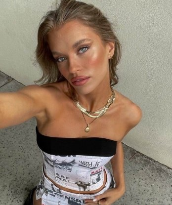 Восхитительные эмоции и незабываемые моменты обеспечены. 🥰
У меня раскованный характер, открытая натура и отличное чувство юмора. Я всегда рада предложить массу возможностей для твоего удовольствия. 💋
Мои услуги охватывают все, о чем ты только мечтаешь. От страстных эротических массажей и романтических свиданий до экстравагантных фантазий и ролевых игр. 🌟
Живу в Москве и готова порадовать тебя своими способностями. Профессиональные навыки и искусный темперамент обещают незабываемые встречи. Доверься моим рукам и телу. 😉
Мои фото говорят сами за себя. Проверь, оставившись доволен клиентами, которые уже наслаждались моей компанией. 😏
Жду твоего звонка, любимый. Доверься моим способностям, и ты обретешь настоящие наслаждения, которые никогда не забудешь. 💫 Юстиния